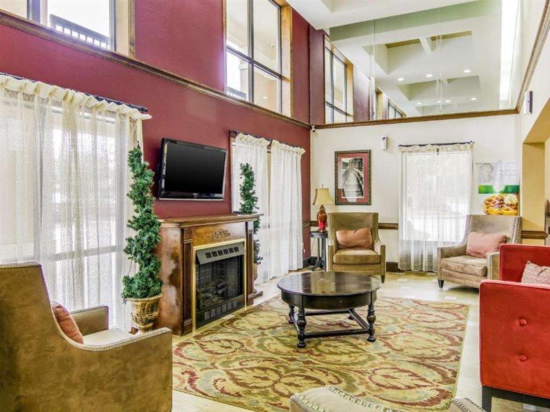 Quality Inn & Suites Atlanta סטון מאונטיין מראה חיצוני תמונה