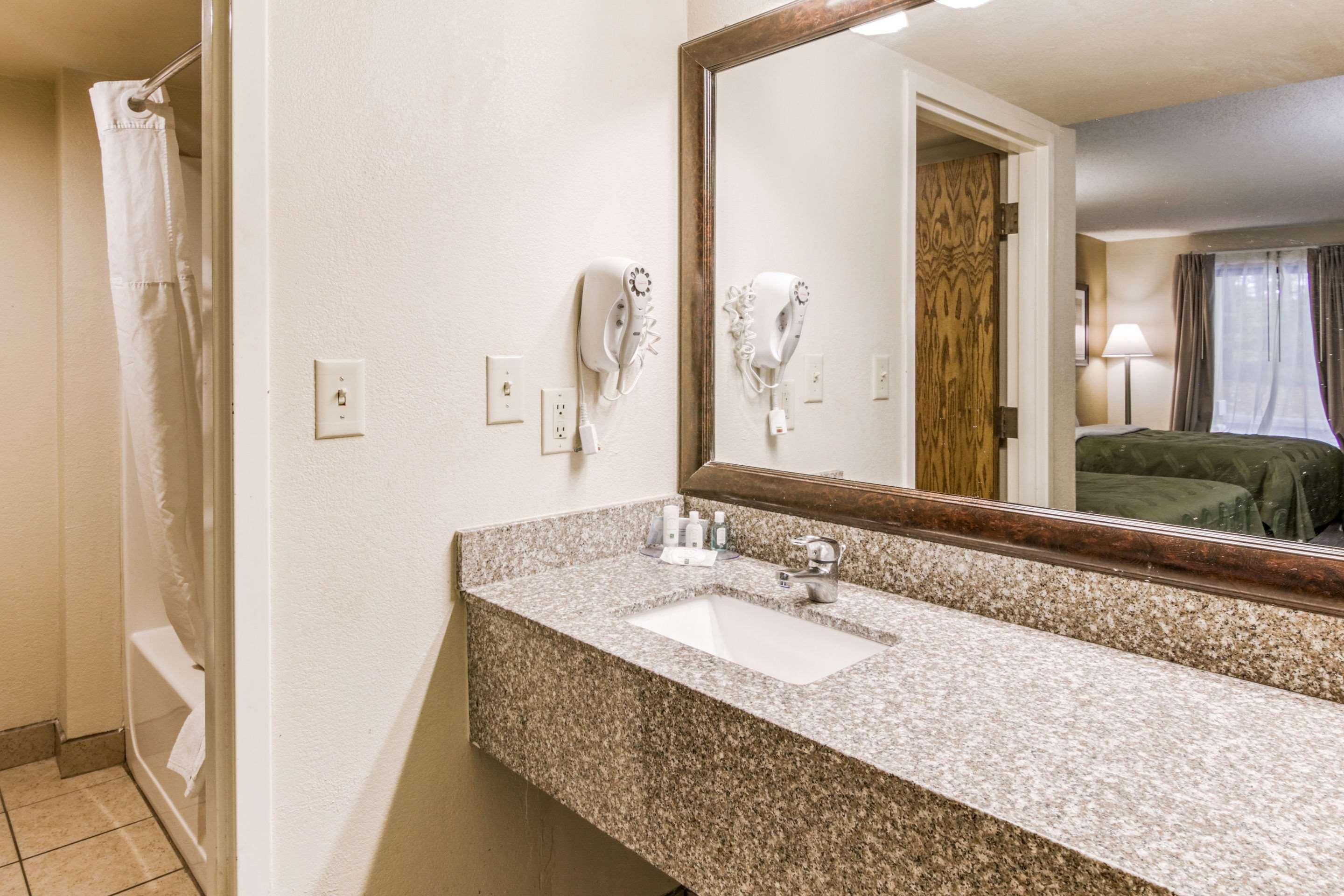 Quality Inn & Suites Atlanta סטון מאונטיין מראה חיצוני תמונה