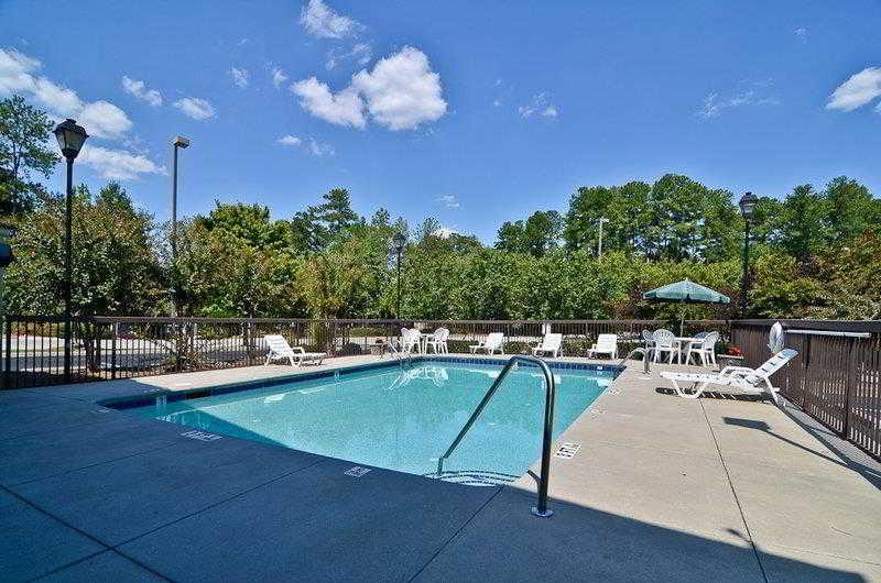 Quality Inn & Suites Atlanta סטון מאונטיין מראה חיצוני תמונה