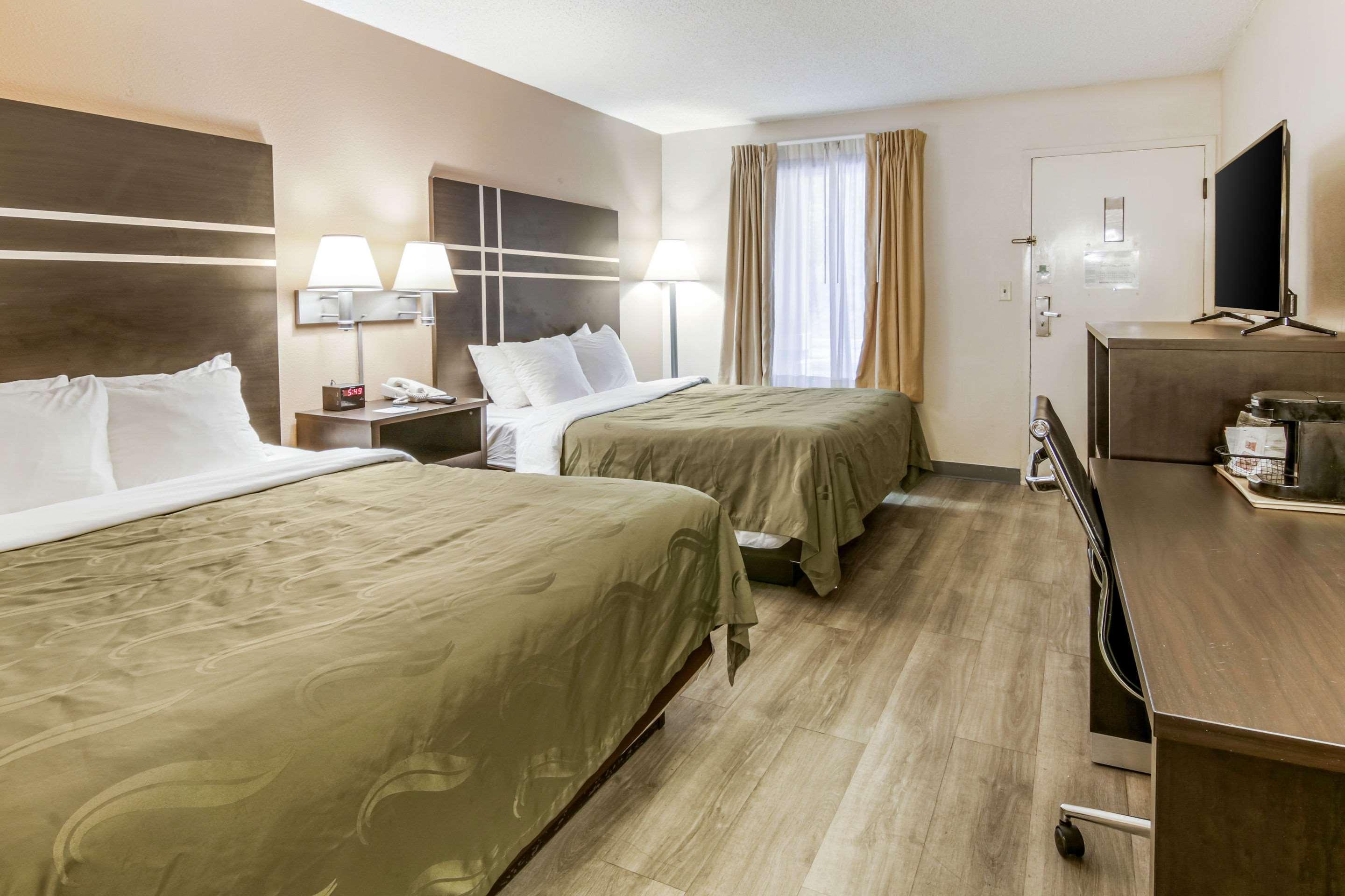 Quality Inn & Suites Atlanta סטון מאונטיין מראה חיצוני תמונה