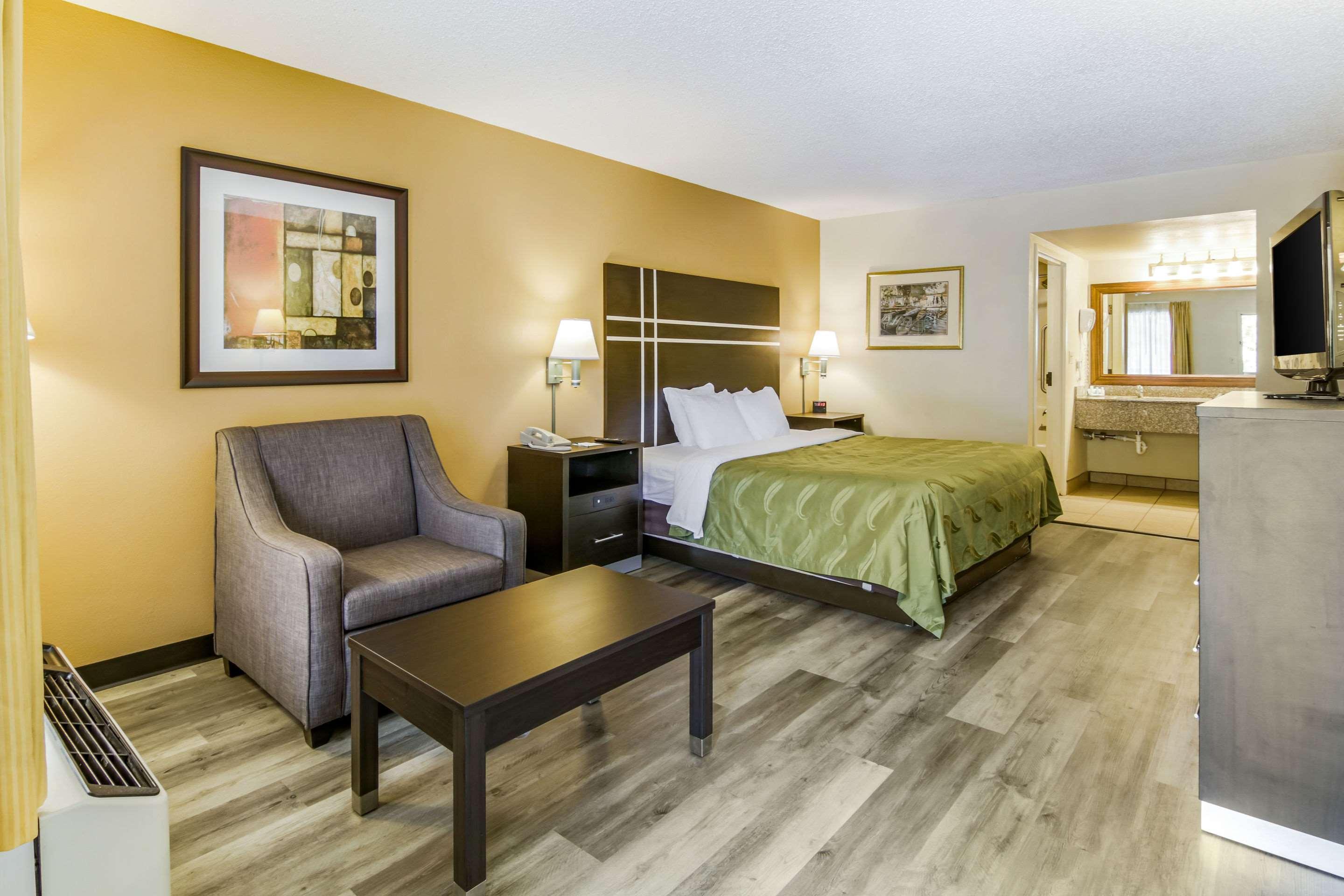 Quality Inn & Suites Atlanta סטון מאונטיין מראה חיצוני תמונה