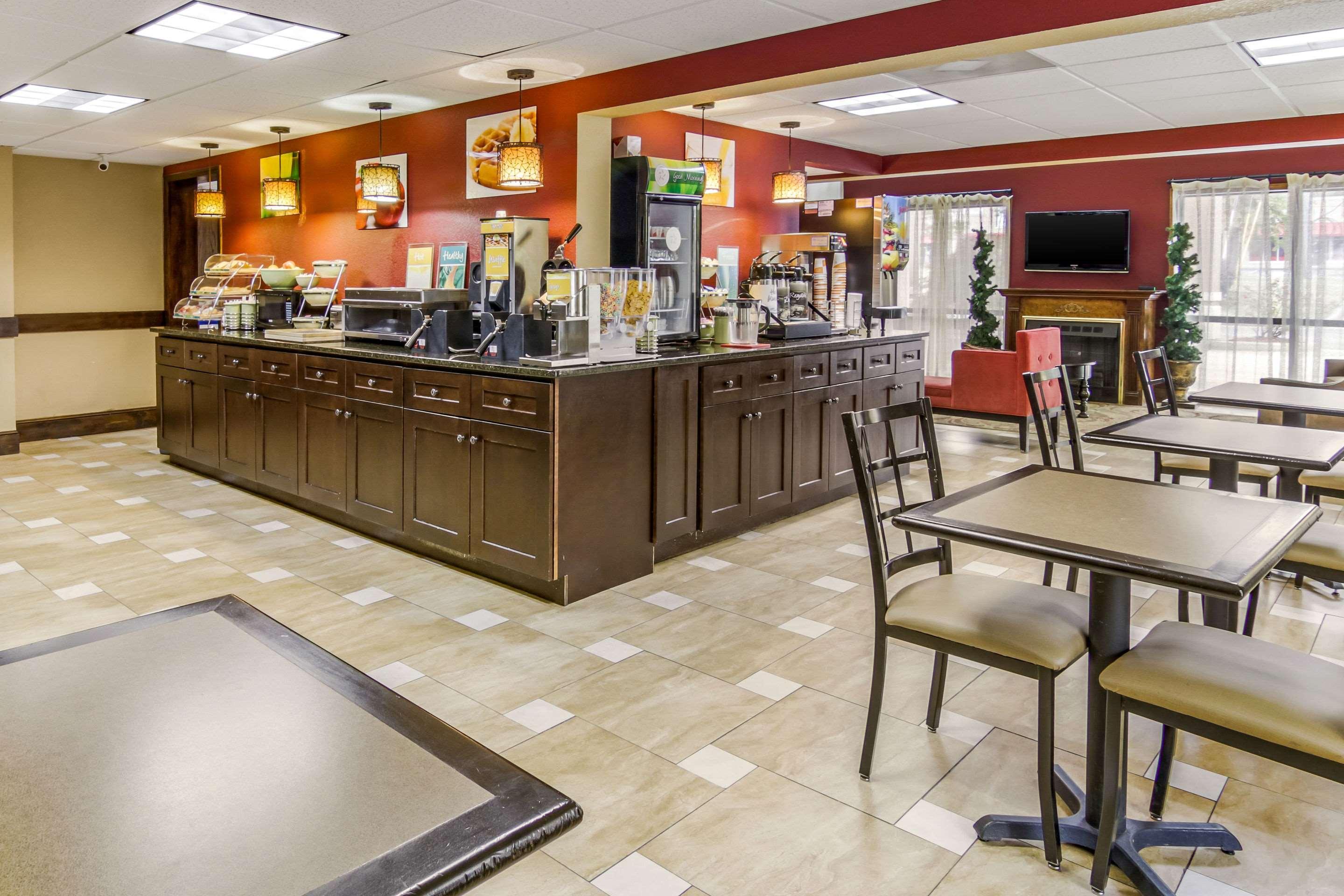 Quality Inn & Suites Atlanta סטון מאונטיין מראה חיצוני תמונה
