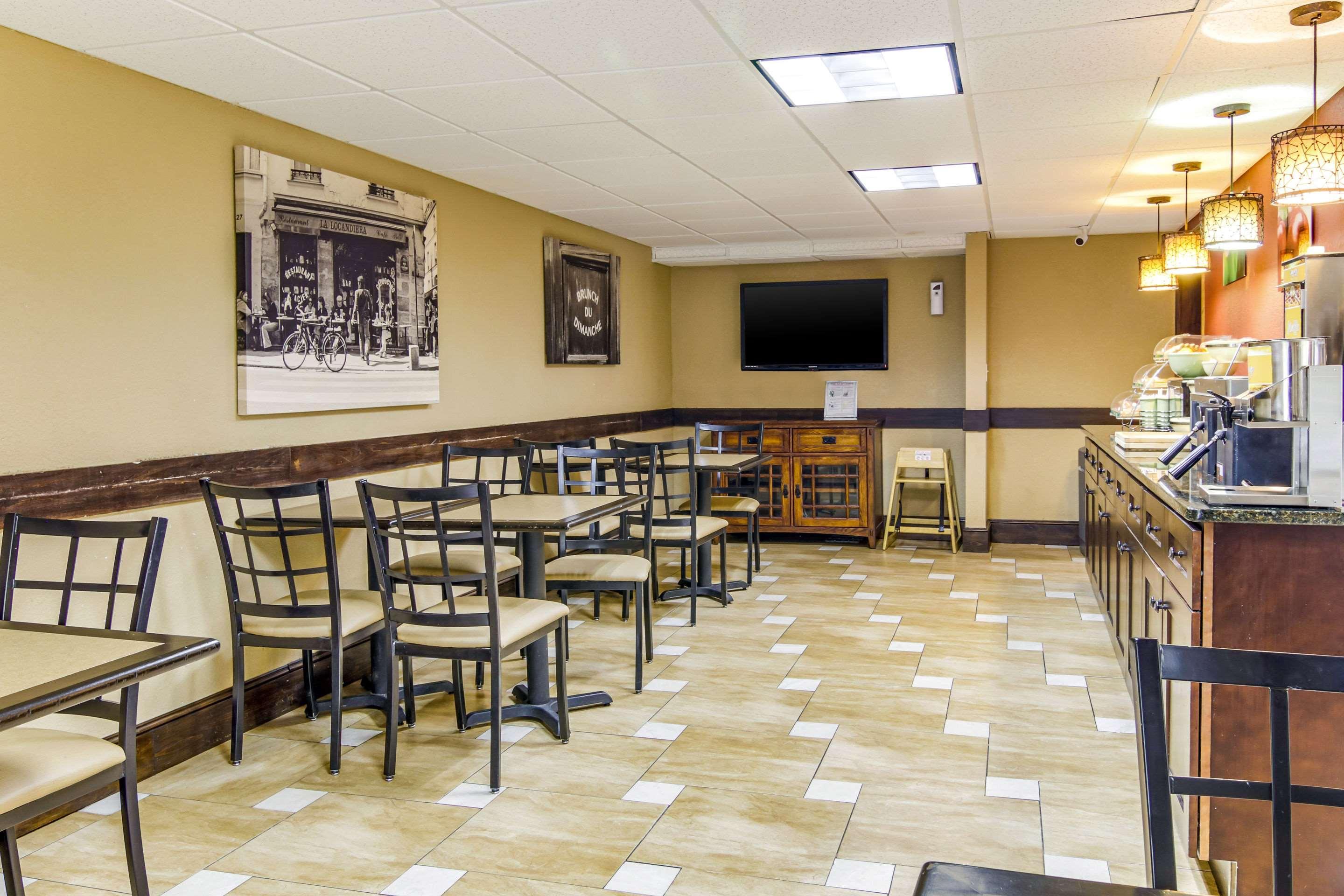 Quality Inn & Suites Atlanta סטון מאונטיין מראה חיצוני תמונה