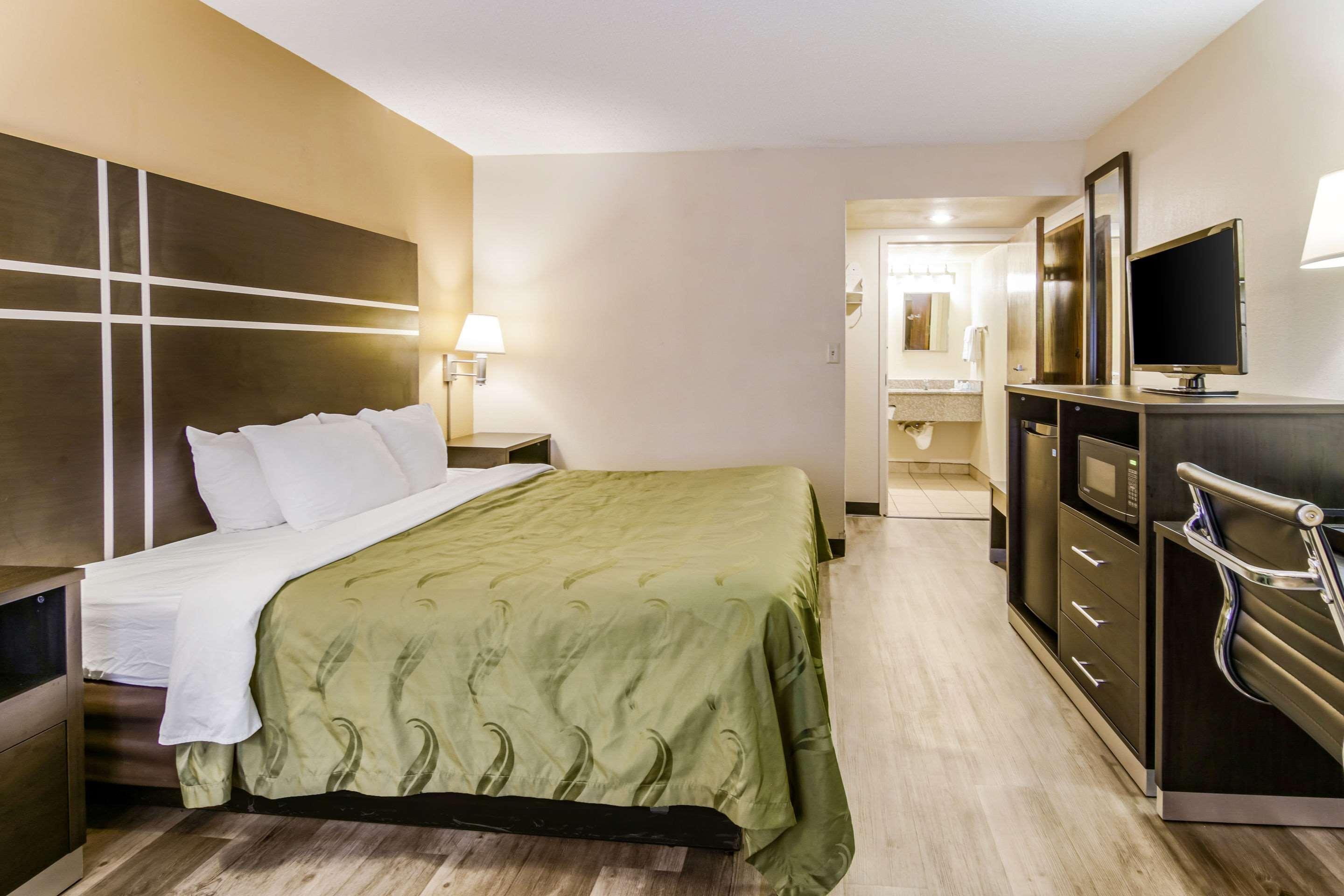 Quality Inn & Suites Atlanta סטון מאונטיין מראה חיצוני תמונה