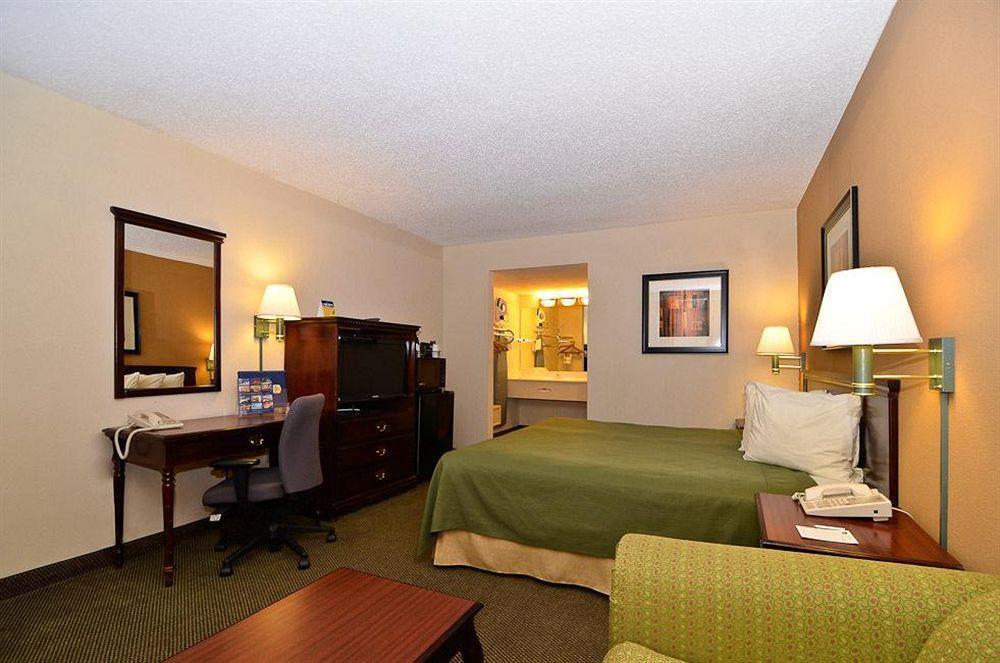 Quality Inn & Suites Atlanta סטון מאונטיין מראה חיצוני תמונה
