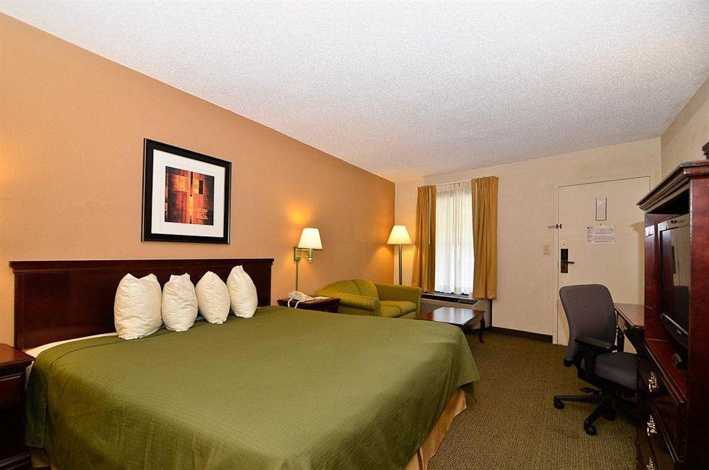 Quality Inn & Suites Atlanta סטון מאונטיין מראה חיצוני תמונה