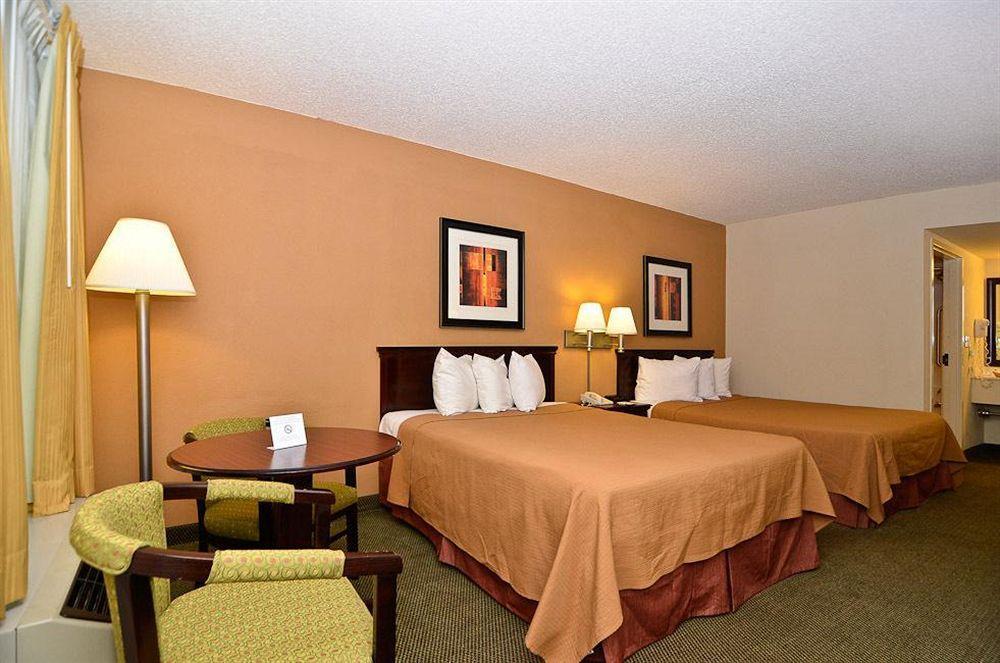 Quality Inn & Suites Atlanta סטון מאונטיין מראה חיצוני תמונה