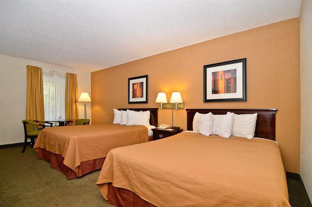 Quality Inn & Suites Atlanta סטון מאונטיין מראה חיצוני תמונה